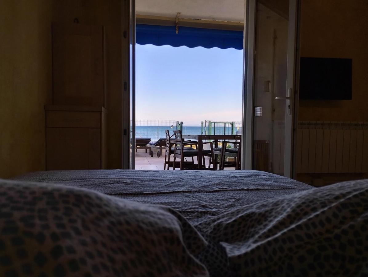 Le Surplage Hyères Esterno foto